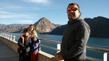 Un Día de la Bandera con algunas nubes y mucho sol