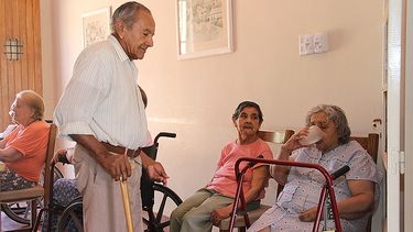 Geriátricos: la mitad de los que funcionan en San Juan no están habilitados