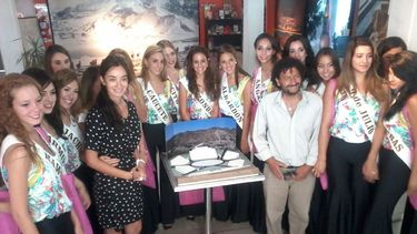 Un estadio, el escenario de la noche final de Zonda