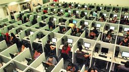 Call Center: debieron trabajar más de dos horas con su compañera muerta en un escritorio