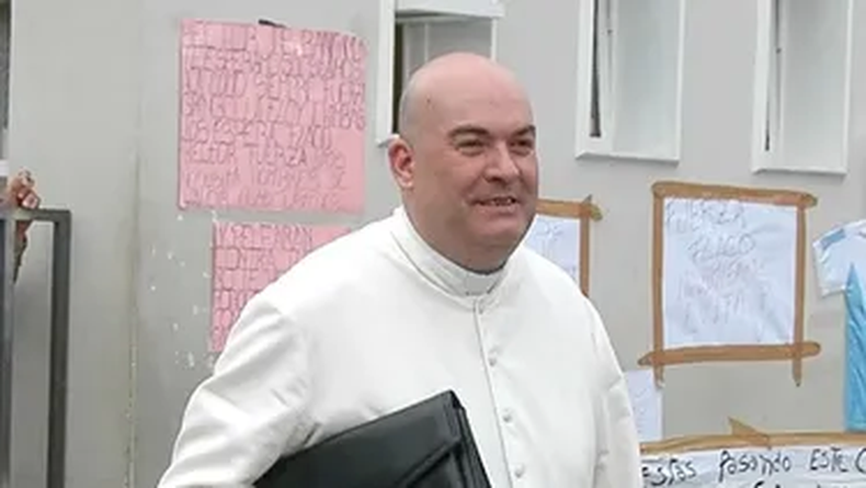 Rómulo Cámpora, sacerdote famoso en San Juan. Algunos lo conocen como 