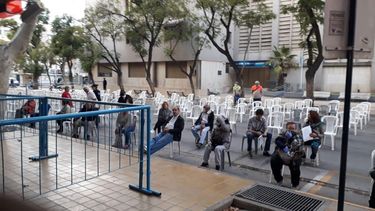 Jubilados sanjuaninos en la pandemia: así trabajan hoy los bancos