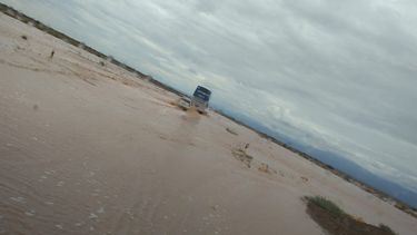 Por las torrenciales lluvias, solicitan transitar con cuidado en una parte de la ruta 40