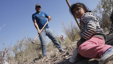 Más de 70 familias usurpan un terreno en reclamo de viviendas