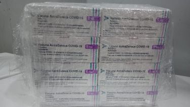 Una ola de nuevas vacunas contra el COVID: llegaron a San Juan 38.400 dosis de AstraZeneca