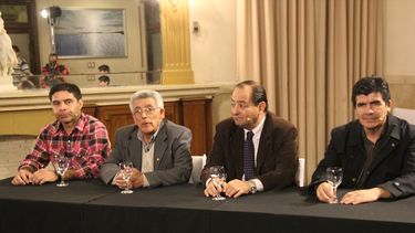 La FIFA y la conducción de la AFA, un debate con grandes del fútbol