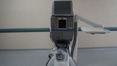El Rawson compró una máquina de última generación para operar los ojos