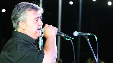 Fabián Espinosa, un ex policía que toda la vida vivió enamorado de la música.