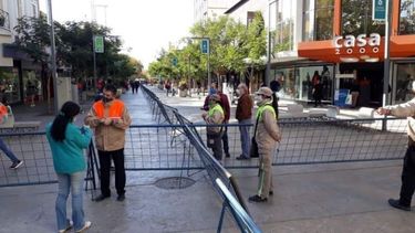 Desde el lunes, chau al vallado de la Peatonal Desde el lunes, chau al vallado de la Peatonal