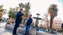 La fuente de la Plaza 25 se reparará a nuevo de toda la instalación eléctrica, recuperándose el sistema de bombeo, así como también se repondrá las venecitas faltantes.