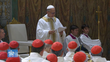 Ante los cardenales, el papa León XIV ofreció su primera misa en la Capilla Sixtina.