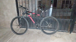 Intento de robo frustrado: quiso sacar una bicicleta por la reja y lo detuvieron Intento de robo frustrado: quiso sacar una bicicleta por la reja y lo detuvieron