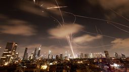 Israel enfrenta un dilema estratégico mientras espera apoyo de EE.UU. para atacar una instalación nuclear iraní