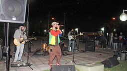 Marcharon para legalizar la marihuana y cerraron con un recital