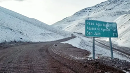 La intensa nevada obligó a cerrar nuevamente el Paso de Agua Negra y analizan si abrirán este miércoles