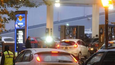 Hubo acuerdo, se levantó el paro en una refinería y habrá combustibles