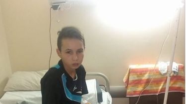 Piden ayuda para un nene que sólo puede alimentarse con líquidos