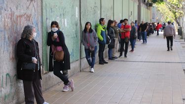 Otra vez las filas ¿Cómo hay que hacer con la boleta de la luz, la tarjeta y otros trámites?