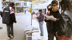 El día que el Flaco Spinetta paseó por el centro sanjuanino: fotos y testimonios de un día inolvidable
