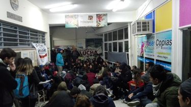 Es un hecho: en asamblea decidieron tomar la facultad de Filosofía