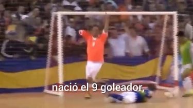 Scioli suma a la campaña más loca de la historia: reversionaron la cumbia del Pichichi Scioli suma a la campaña más loca de la historia: reversionaron la cumbia del Pichichi