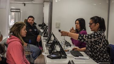 Camión de trámites de DNI y pasaporte: unas 1.500 gestiones en la primer semana