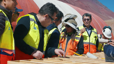 Empresarios japoneses en el proyecto de cobre Los Azules hace un par de meses.   Empresarios japoneses en el proyecto de cobre Los Azules hace un par de meses.