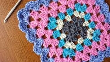 Un cuadrito tejido: la campaña solidaria de Sanatorio Argentino