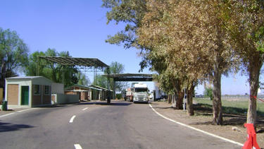 Las barreras de ingreso a la provincia cambian: se modernizan, habrá más y se transforman de fitosanitarias a fitozoosanitarias. Las barreras de ingreso a la provincia cambian: se modernizan, habrá más y se transforman de fitosanitarias a fitozoosanitarias.