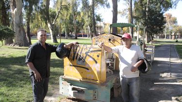 El maquinista y el mecánico del trencito de nostalgias