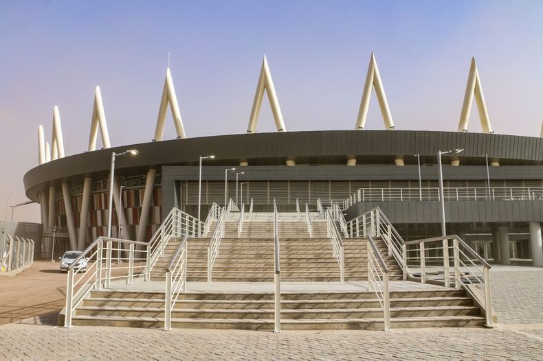 La obra completa del Velódromo Cubierto de San Juan cubre más de 27.000m2 y cuenta en su cubierta con un gran lucernario con forma de ojo para aprovechar la mayor cantidad de luz diurna. La estructura, en planta, posee forma de óvalo.