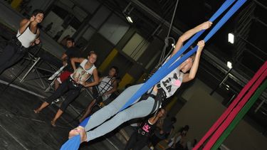 FNS: Bailarines y actores, a paso firme con el ensayo del espectáculo final