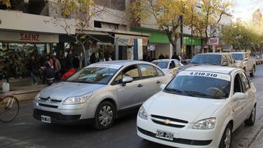 ¡Lloren chicos, lloren! Llegó el fin del 30% de descuento en remises sanjuaninos