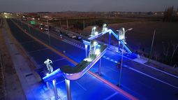 El curioso monumento al ciclismo se inauguró en la entrada a Pocito.&nbsp;
