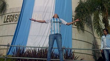 La Legislatura Provincial se vistió de celeste y blanco