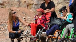 Promocionan el trekking inclusivo para chicos discapacitados