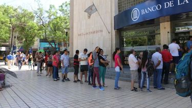 ¿Se borraron o ayudaron? Cómo se portan los bancos en cuarentena, según los sanjuaninos