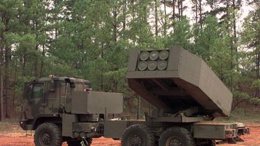 Estados Unidos comenzó a suministrar a Ucrania sistema de lanzacohetes multiples