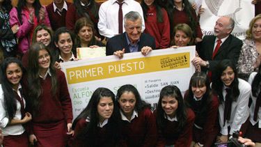 Por juntar 10.000 kg de plástico, alumnos de una escuela caucetera se ganaron un viaje