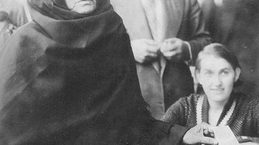 San Juan, pionera: la increíble foto de una mujer votando en 1937