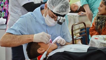 Eliminación de caries en alumnos primarios