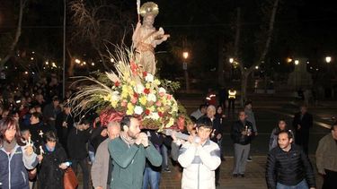 Marcha de velas de la Iglesia en la noche de San Juan