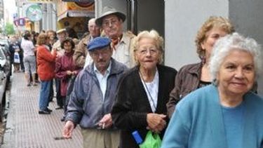 Banco San Juan busca que los jubilados esperen menos