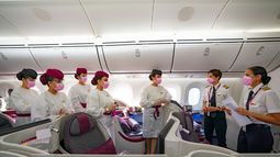 Tremendo: encontraron un bebé en el baño de un aeropuerto y obligaron a las pasajeras a examinarse