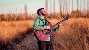 Artistas en cuarentena: el músico sanjuanino que se lanzó a solista en plena pandemia