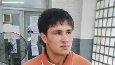 Ladrón gasolero: se robó un celular de una casa y quiso escapar en colectivo Ladrón gasolero: se robó un celular de una casa y quiso escapar en colectivo