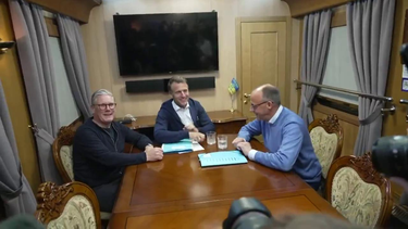 Francia debió desmentir que Macron estuviera consumiendo cocaína, tras la viralización de un video