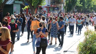 Masiva marcha de docentes autoconvocados exigió una mejora en los salarios