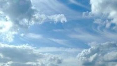 Máxima de 34º y probabilidad de tormentas aisladas toda la jornada