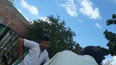 Acusan a un hombre de estafar a un anciano discapacitado y quedarse con su casa